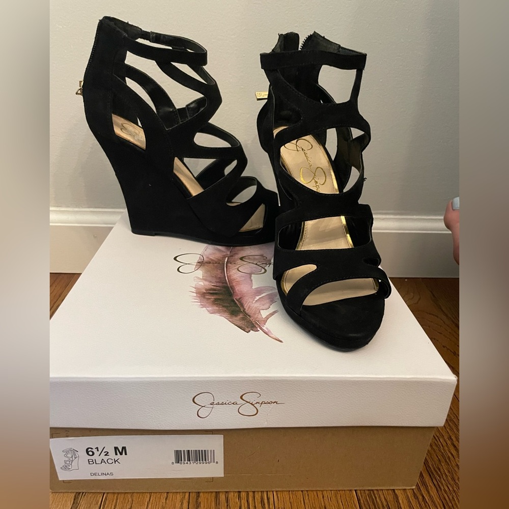Jessica Simpson black wedges